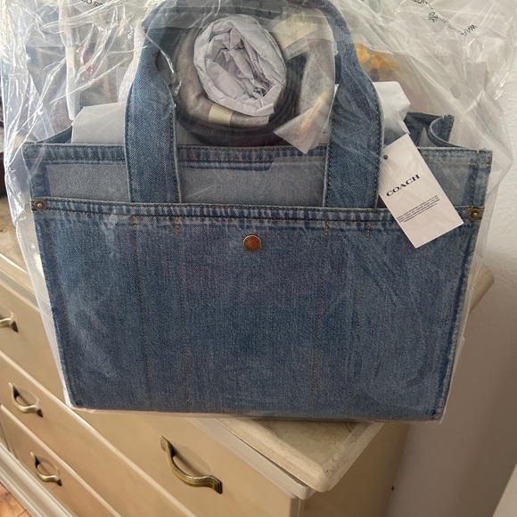 Coach Blue Denim Logo Tote B4/Indigo CR657 - Picture 2 of 2